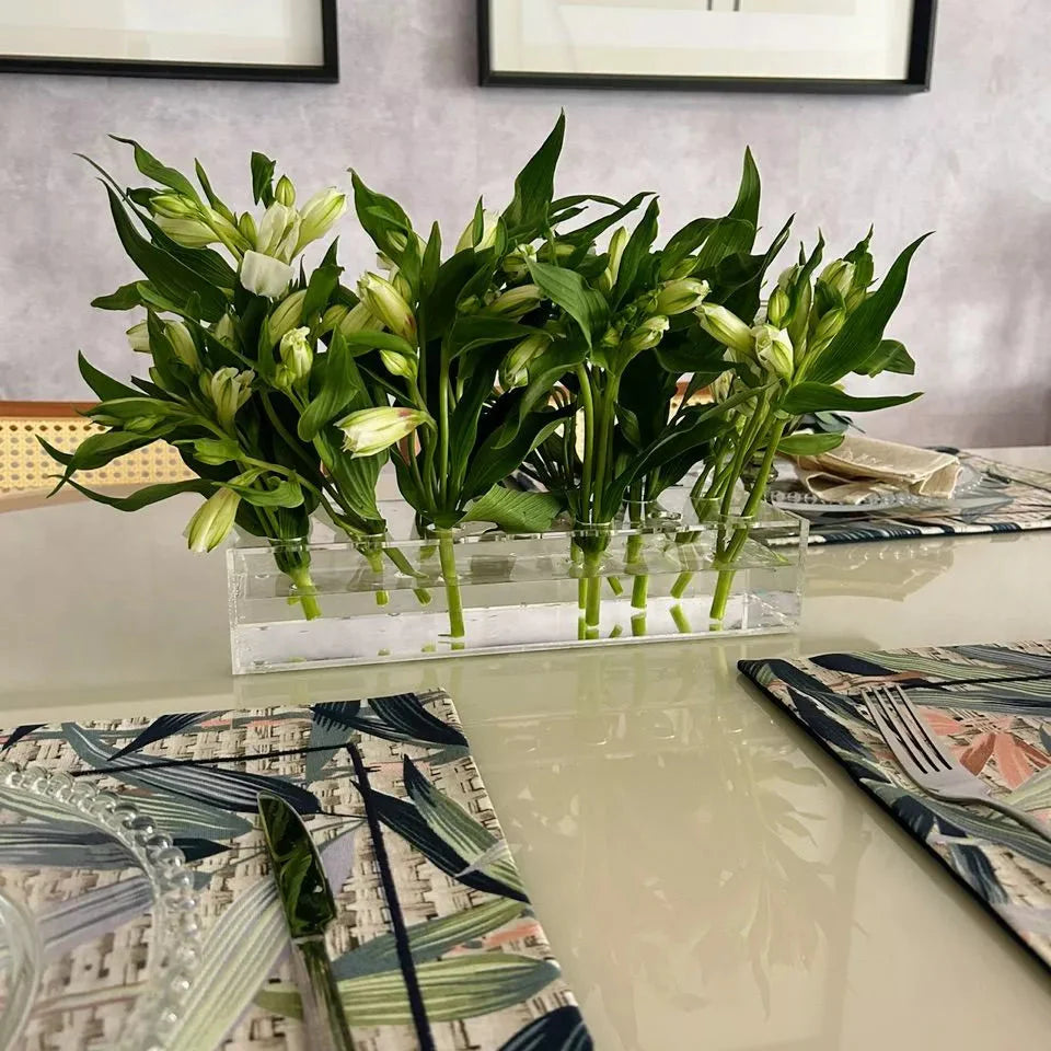 Vaso Decorativo Acrílico Transparente – Elegância e leveza para sua mesa