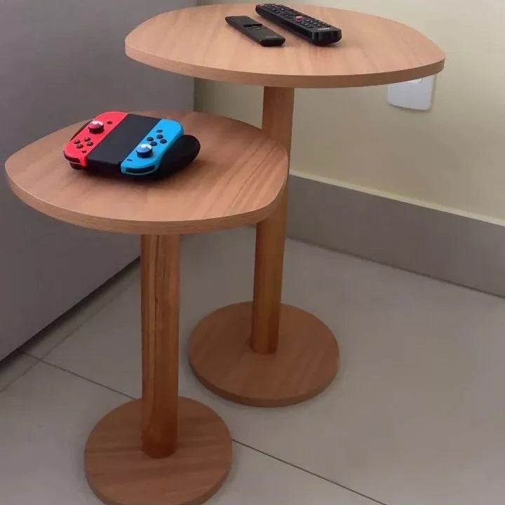 Kit 2 Mesas Laterais Monopé Design Orgânico em Madeira – Alturas 31cm e 41cm | Cor Mel
