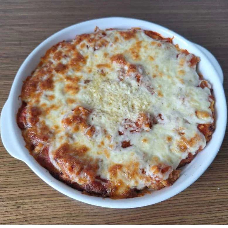 Travessa de Porcelana Redonda com Alça 700ml – Elegância para Servir com Estilo